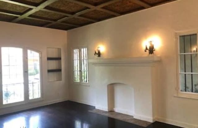 324 S Cochran Ave - 324 South Cochran Avenue, Los Angeles, CA 90036