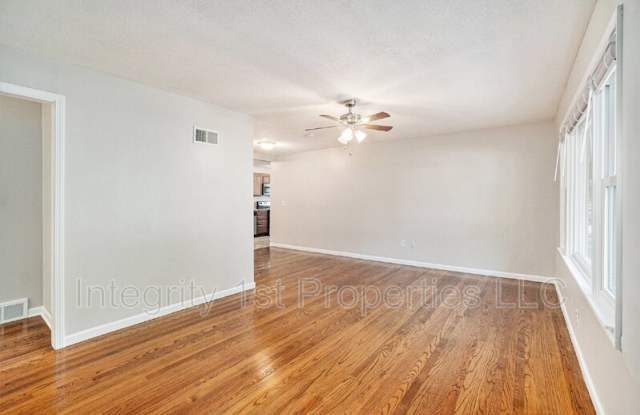 1105 Northeast 67 Terrace Gallery 4