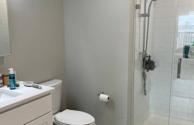 Beautiful Southie apartment Gallery 3