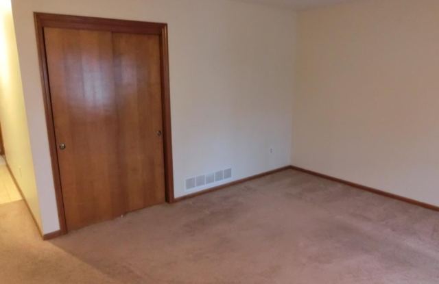 1593 Waterstone Ct Gallery 2