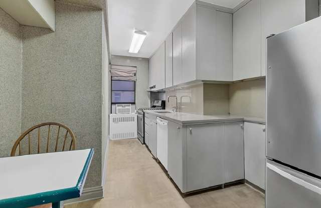 25 Sutton Pl S Apt 8A - 25 Sutton Place South, New York City, NY 10022