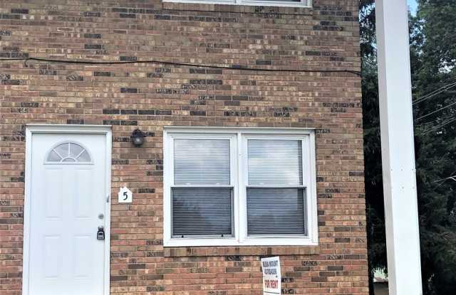 2 Bdrm / 1 Bath Apartment Gray/Johnson City, TN 37615 Gallery 1
