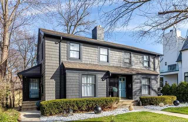 249 Euclid Avenue - 249 Euclid Avenue, Birmingham, MI 48009
