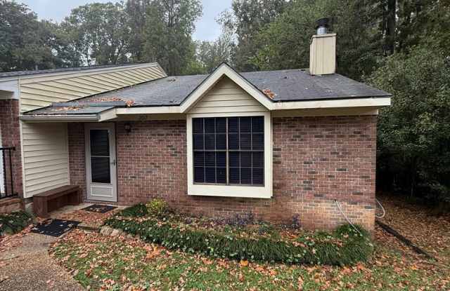 Well Kept 2/2 with Fenced in yard! - 2017 Gardenbrook Lane, Tallahassee, FL 32301