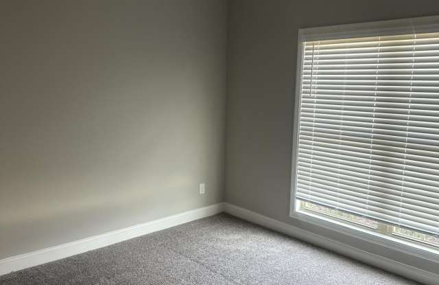 27312 McKenna Drive Gallery 4