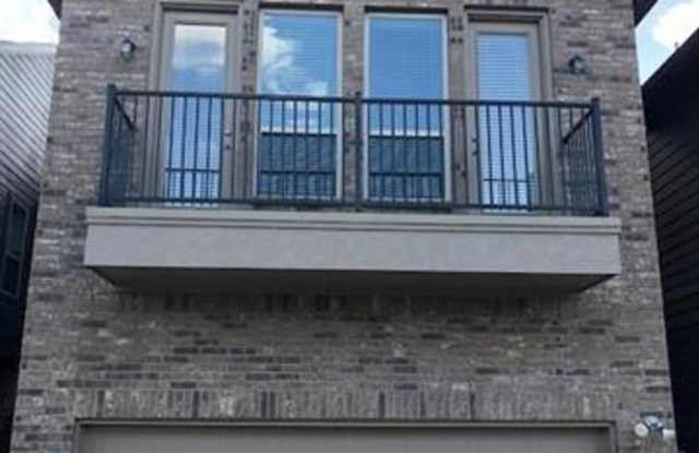 833 Rohan Drive Gallery 2