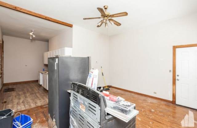1006 W Fry Gallery 2