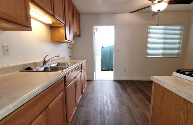 EL CAJON DUPLEX UNIT AVAILABLE NOW Gallery 3