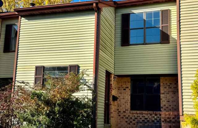 THREE BEDROOM TOWNHOME-PARKLAND SCHOOLS! - 1706 Saratoga Court, Lehigh County, PA 18104