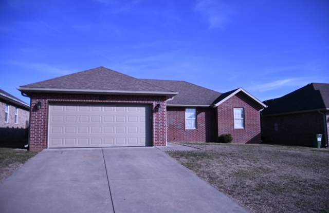 Beautiful 3 Bedroom Home In South Springfield - 3502 Juniper, Springfield, MO 65804