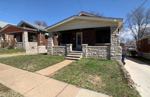 4917 Hummelsheim Avenue Gallery 2