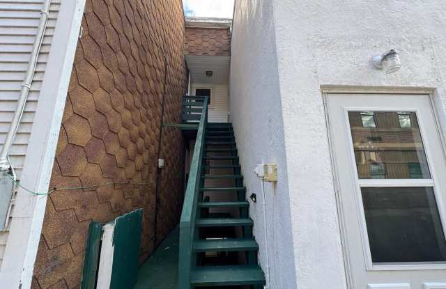 131 CHERRY Street Gallery 2