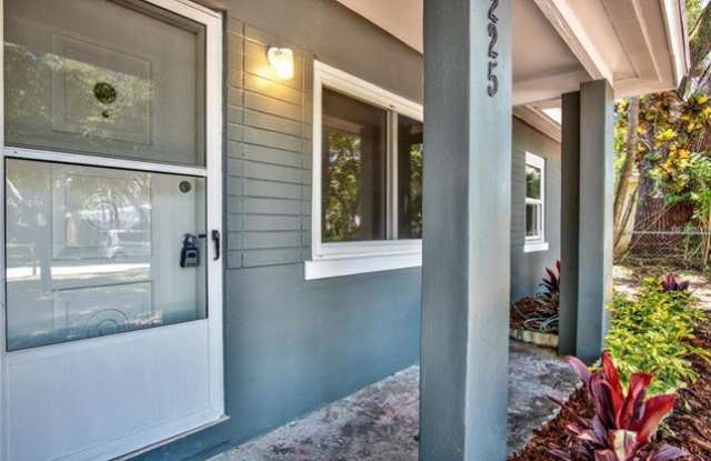 2225 Capri Drive Gallery 4