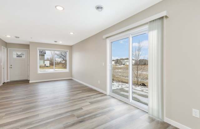 Like New End Unit Townhome for RENT 3bd 3ba 2car attached garage avail Jan 01 Gallery 2