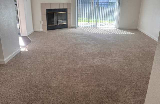 Charming Carmichael 2/2 photos photos