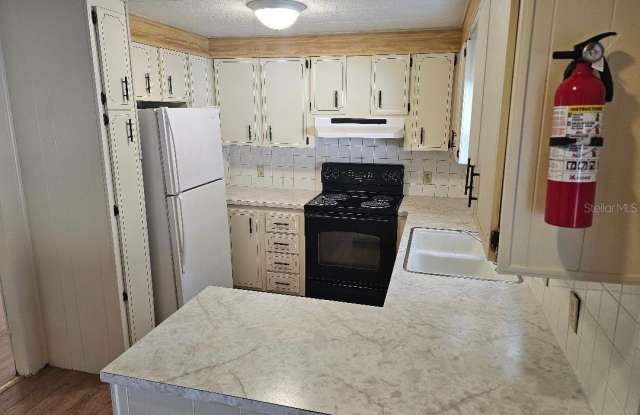 711 51ST AVENUE Plaza W Gallery 2