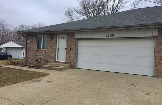 2109 Country Club Road - 2109 Country Club Rd, Indianapolis, IN 46214