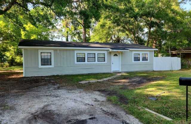 3115 Chicago Avenue - 3115 Chicago Avenue, Pascagoula, MS 39581