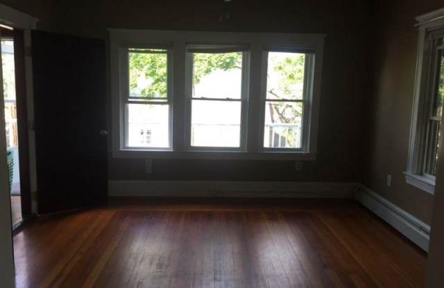 86 Washburn Ave Gallery 4