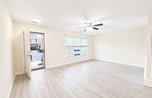 3 bedroom 2.5 bath townhome Gallery 3