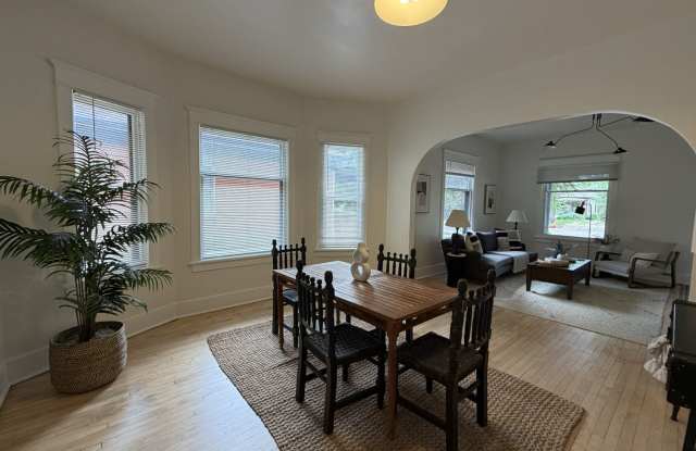 Charming 5-Bedroom Home Near Old Town | Available Now, Immediate Move-In & Short-Term Lease Options Gallery 1