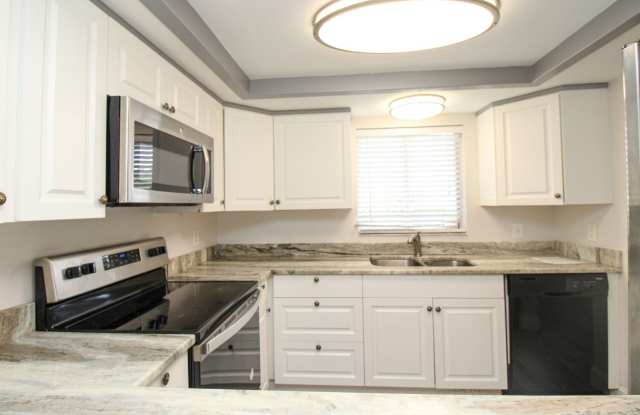 **MUST SEE - COMPLETE REMODEL! **2 BED 2 BATH CONDO**ANNUAL RENTAL**SOUTH NAPLES**GOLF VIEW MANOR II** - 5635 Rattlesnake Hammock Road, Lely, FL 34113