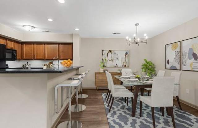 1070 University Dr photos photos