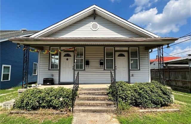 5711 ROSEMARY Street - 5711 Rosemary Place, New Orleans, LA 70124
