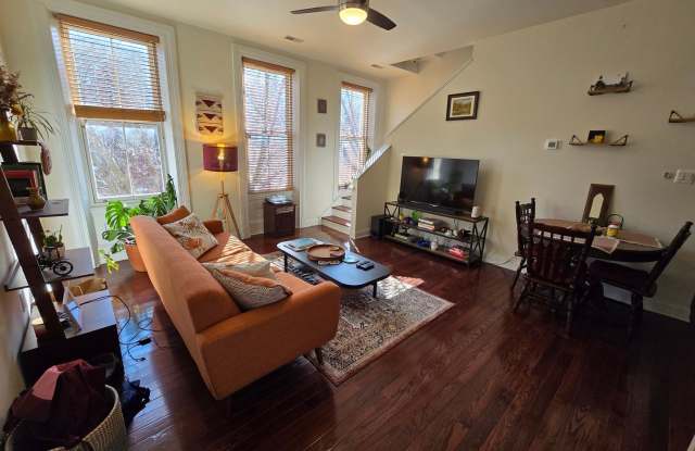 Spacious 2BR/1.5BTH Bi-level w/ HW Floors, W/D, A/C - 1707 Wallace Street, Philadelphia, PA 19130