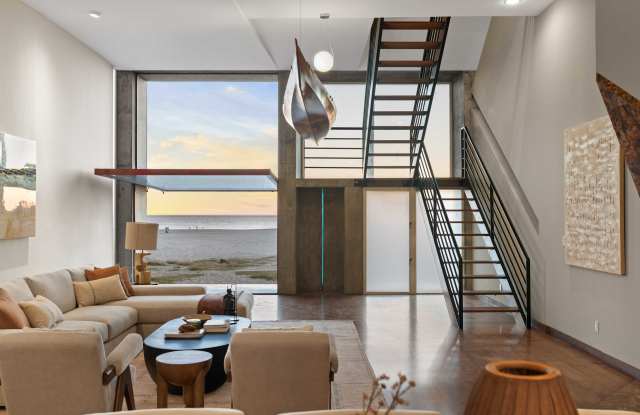 2315 Ocean Front Walk - 2315 Ocean Front Walk, Los Angeles, CA 90291