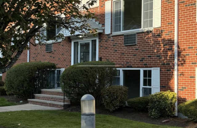 4 Brattle Dr. photos photos