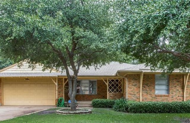 2923 W Colorado Boulevard - 2923 West Colorado Boulevard, Dallas, TX 75211