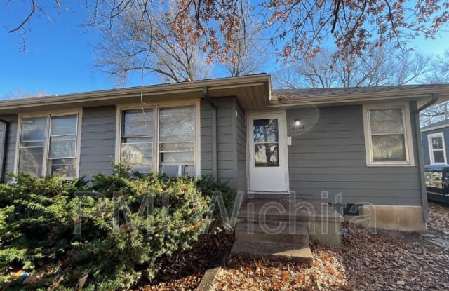 2304 S Broadview St photos photos