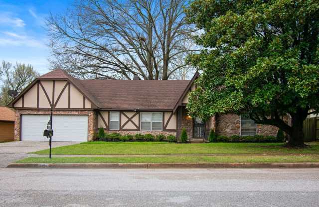 Spacious Renovated Home with Fenced Yard ! - 2031 Cranberry Drive, Memphis, TN 38134 Spacious Renovated Home with Fenced Yard ! - 2031 Cranberry Drive, Memphis, TN 38134