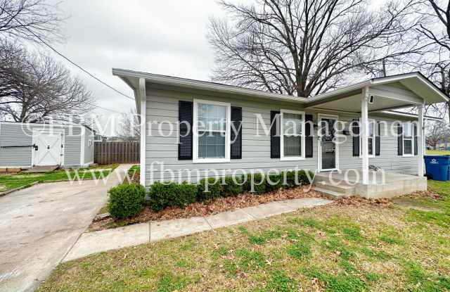 111 Oaklawn - Gorgeous 4 Bedroom, 2 Bathroom Home in Corsicana, TX! photos photos