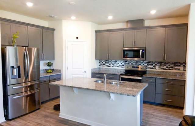3025 Green Park Dr - 3025 Green Park Drive, DeLand, FL 32724