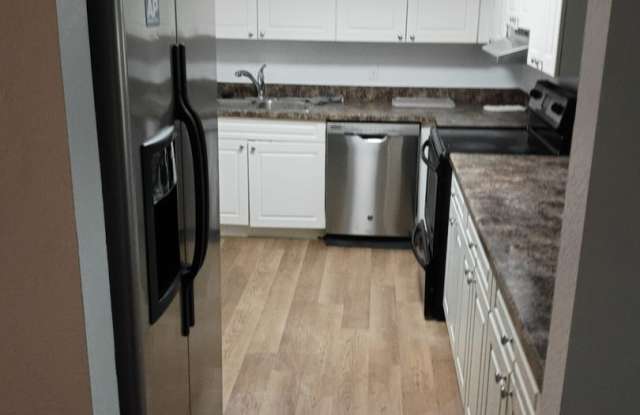 Hawthorne Village Condo- Unit 7 Gallery 4