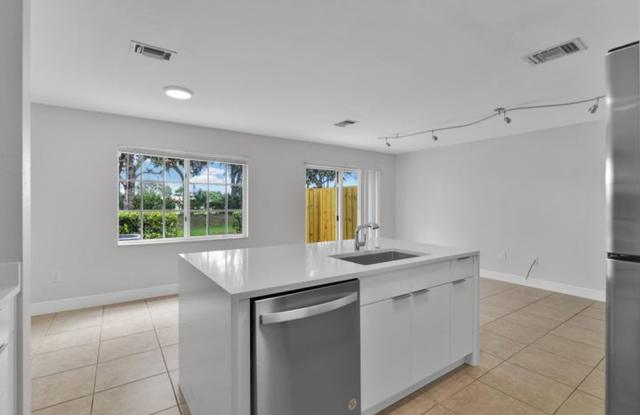 6599 Old Farm Trail 6599, Boynton Beach, FL 33437 Gallery 4