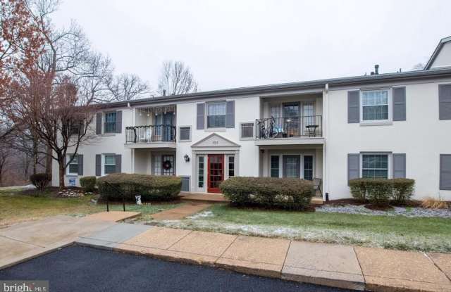 8354-G DUNHAM Court unit: 655 - 8354 Dunham Court, West Springfield, VA 22152