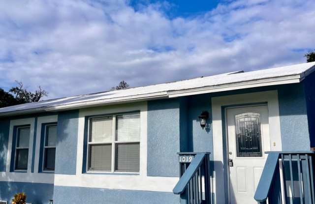 Charming 3-Bedroom Home in a Convenient Tampa Location! Gallery 1