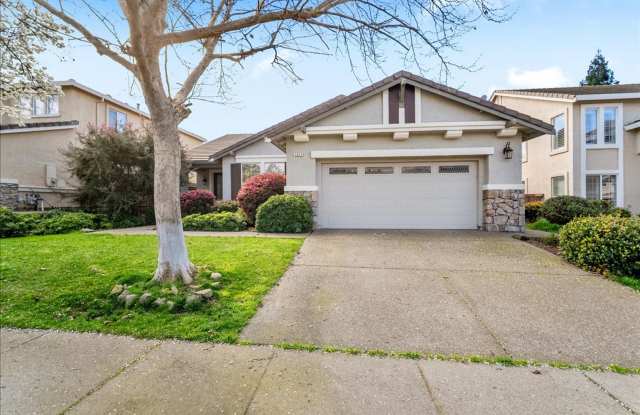 1073 Huntly Dr photos photos