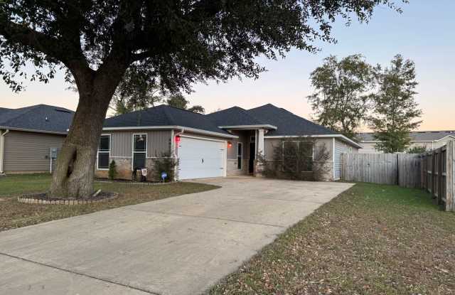 Milton - Woodlands - 4 bedroom, 2 bathroom - 4406 Thistle Pine Court, Santa Rosa County, FL 32571