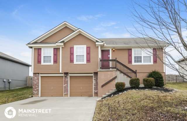 1409 Northwest High View Drive - 1409 Northwest Highview Drive, Grain Valley, MO 64029