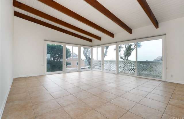 415 Poppy Gallery 3