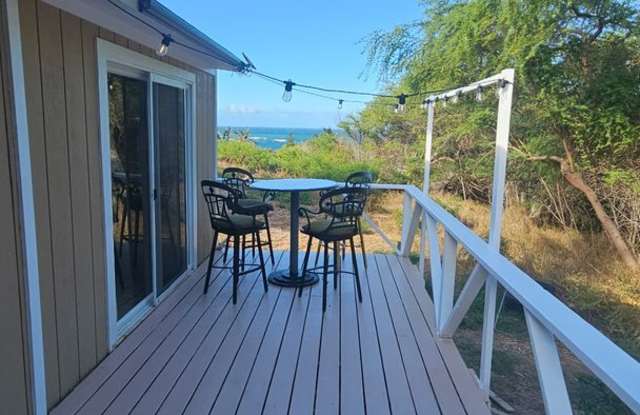Oceanviews Private 1 bed / 1 bath sep. cottage. "INCL ALL utilities + WIFI internet". Furnished. Gallery 3