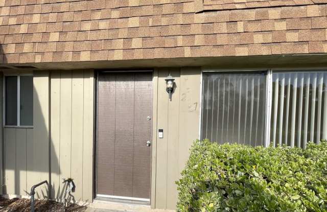 Townhome near San Luis Rey Trail! Gallery 2