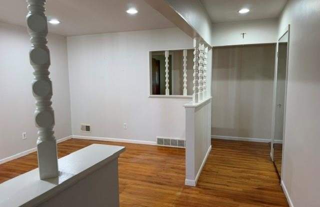 33827 Mint Court Gallery 4