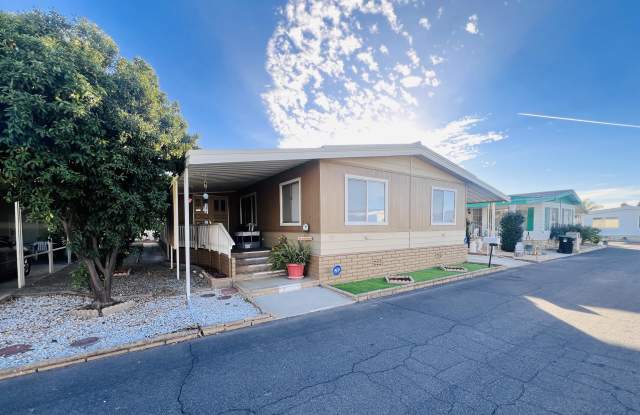 881 North Lake Street - 881 North Lake Street, Hemet, CA 92544