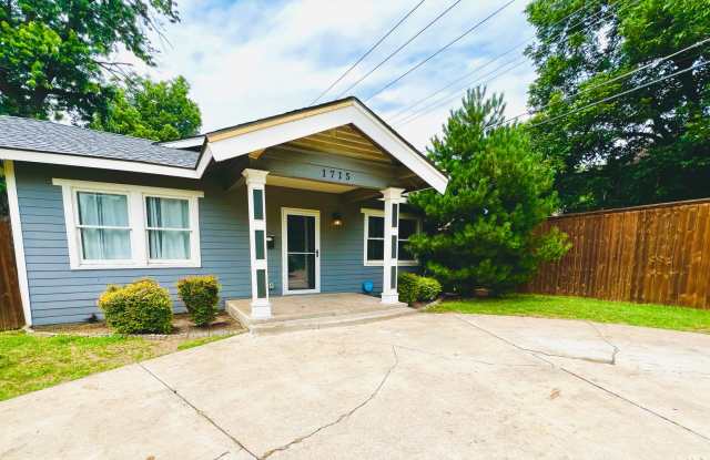 Beautiful 3BD 2BA Home Close to the Plaza District!! Gallery 1