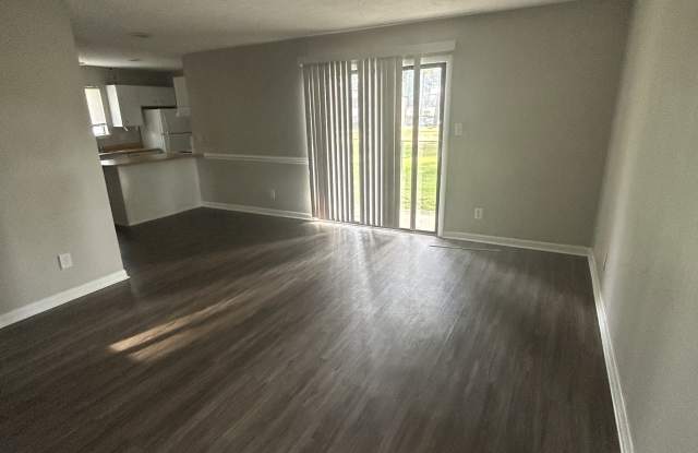 841 Applewood Lane - 1 photos photos